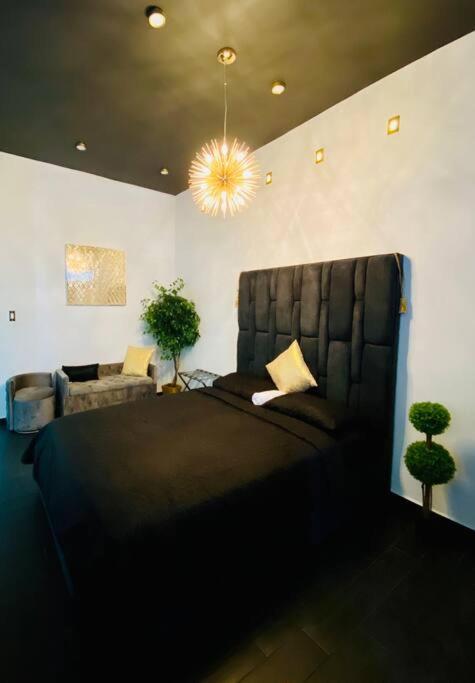 Pasavento - Modern Black Suite Camaceyes Exterior photo